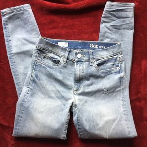 Gap size 26r  true skinny blue jeans